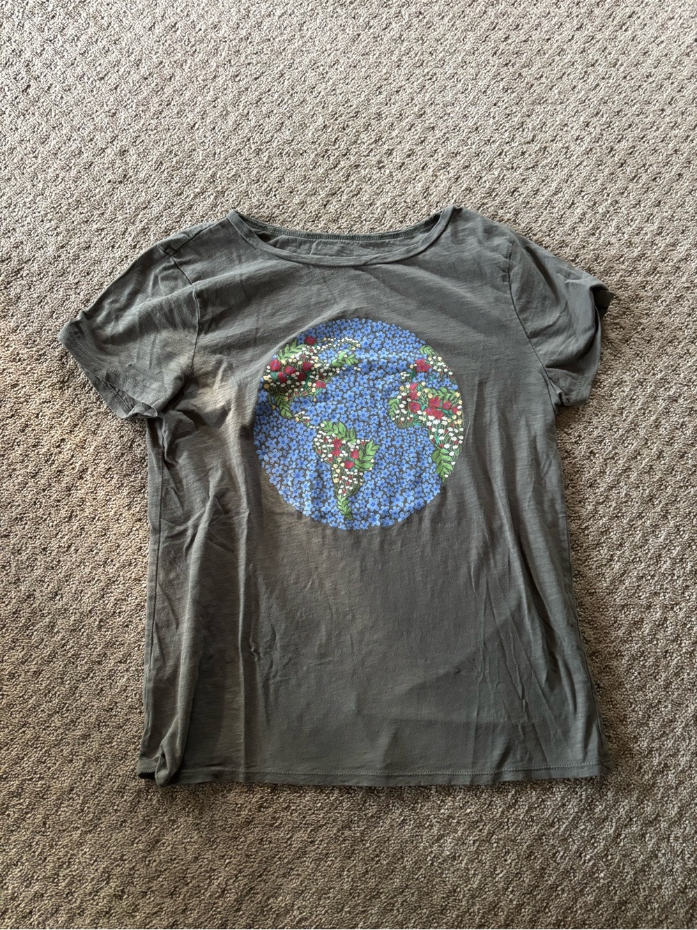 LOFT Women’s World Graphic Tee